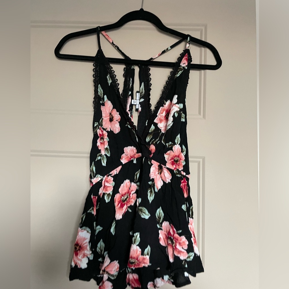 Kendall & Kylie Hawaiian Floral Tank
